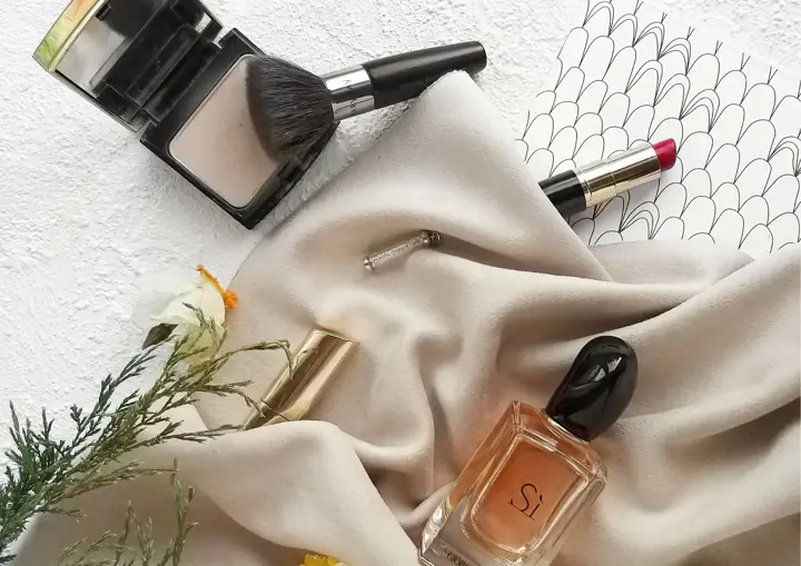 Parfumes & Cosmetics